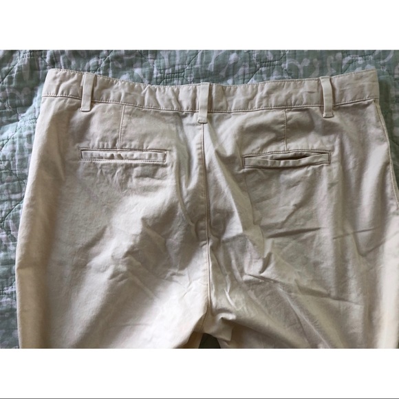 5/$25🚨LAST CHANCE🚨 GAP size 14 Khaki pants - Picture 5 of 5